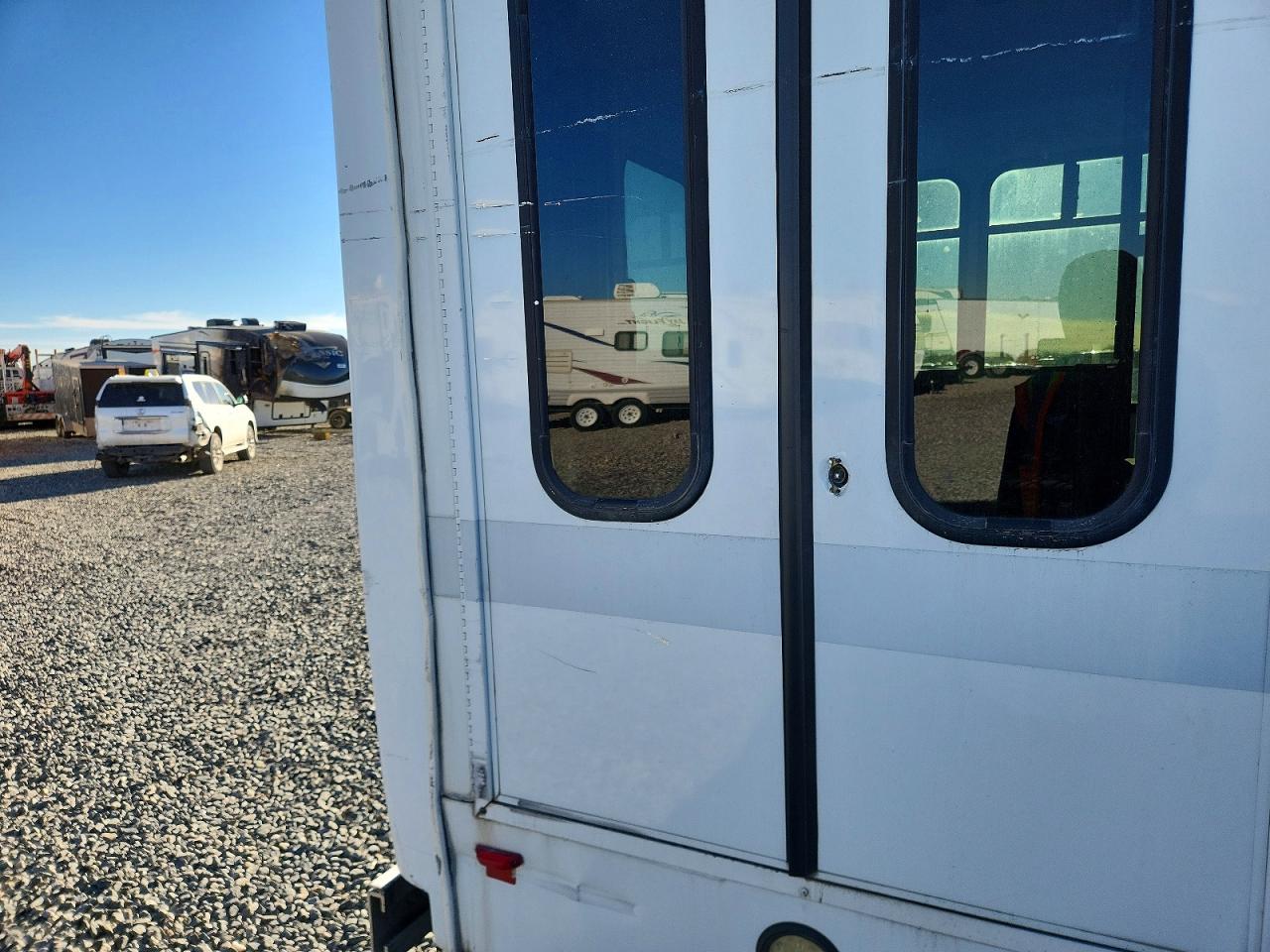 2016 Ford Econoline VIN 1FDEE3FL3GDC03750 photo 9