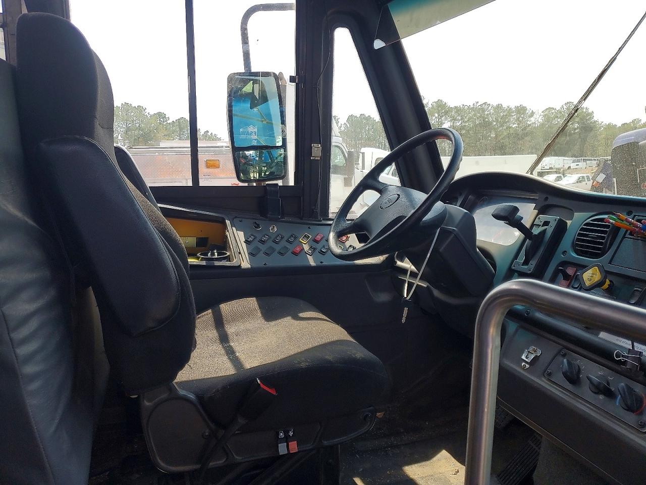 2020 FREIGHTLINER All other VIN 4UZABRFCXLCLM2199 photo 5