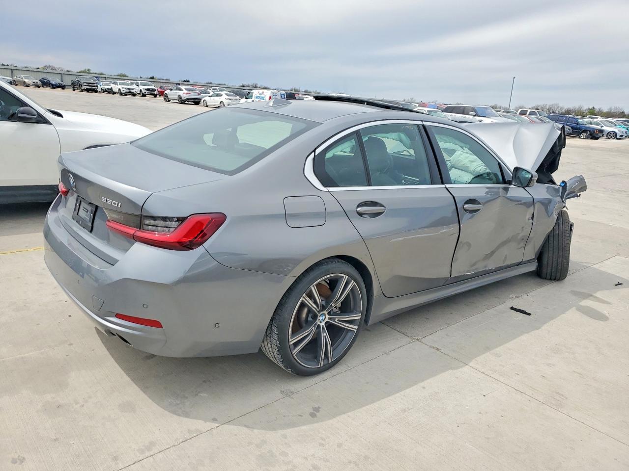 2024 BMW 3 series VIN 3MW69FF01R8D92674 photo 3