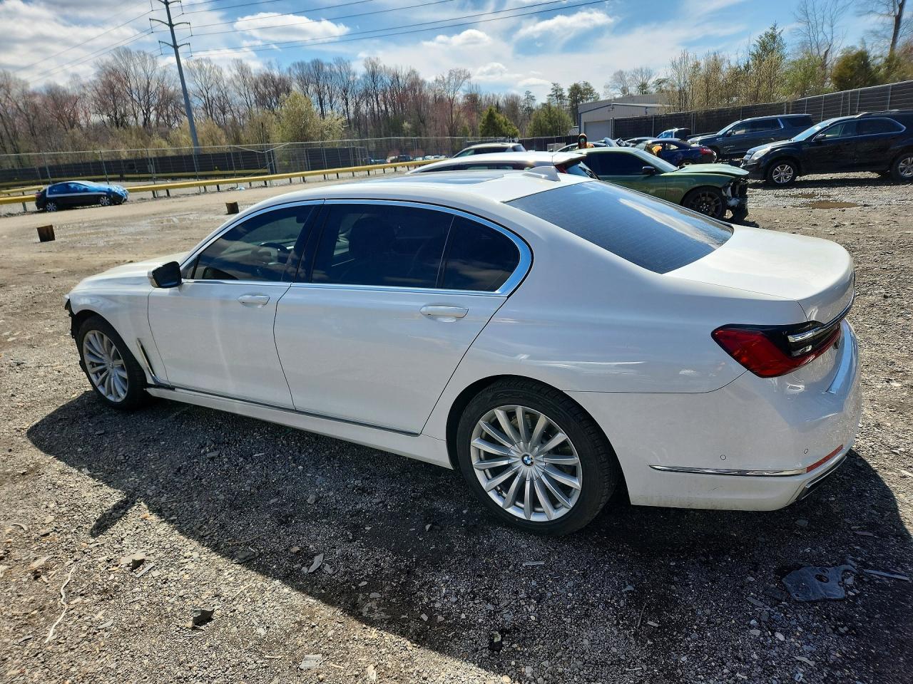 2022 BMW 7 series VIN WBA7T2C00NCH62750 photo 2