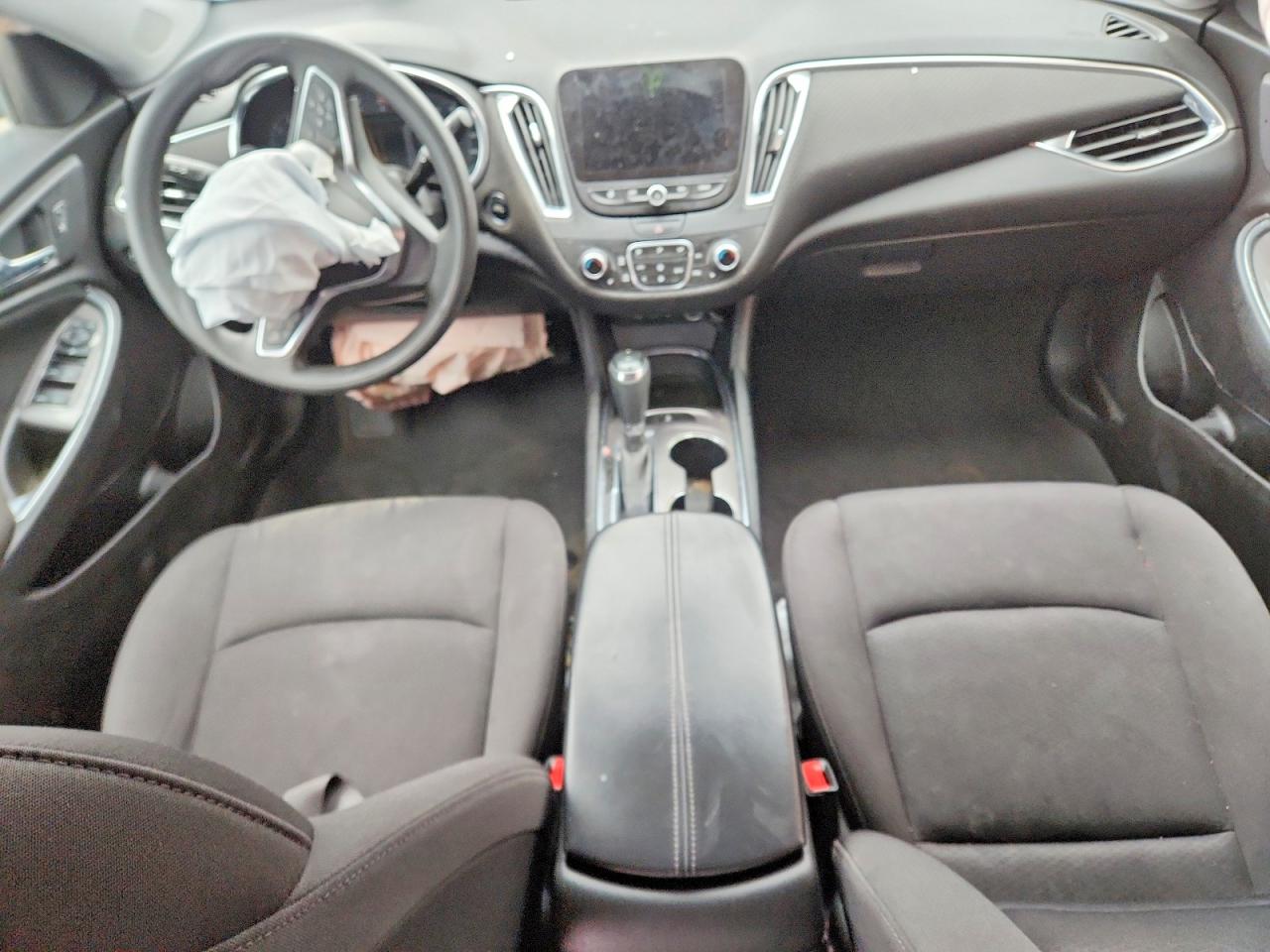 2019 Chev Malibu VIN 1G1ZD5ST8KF206241 photo 8