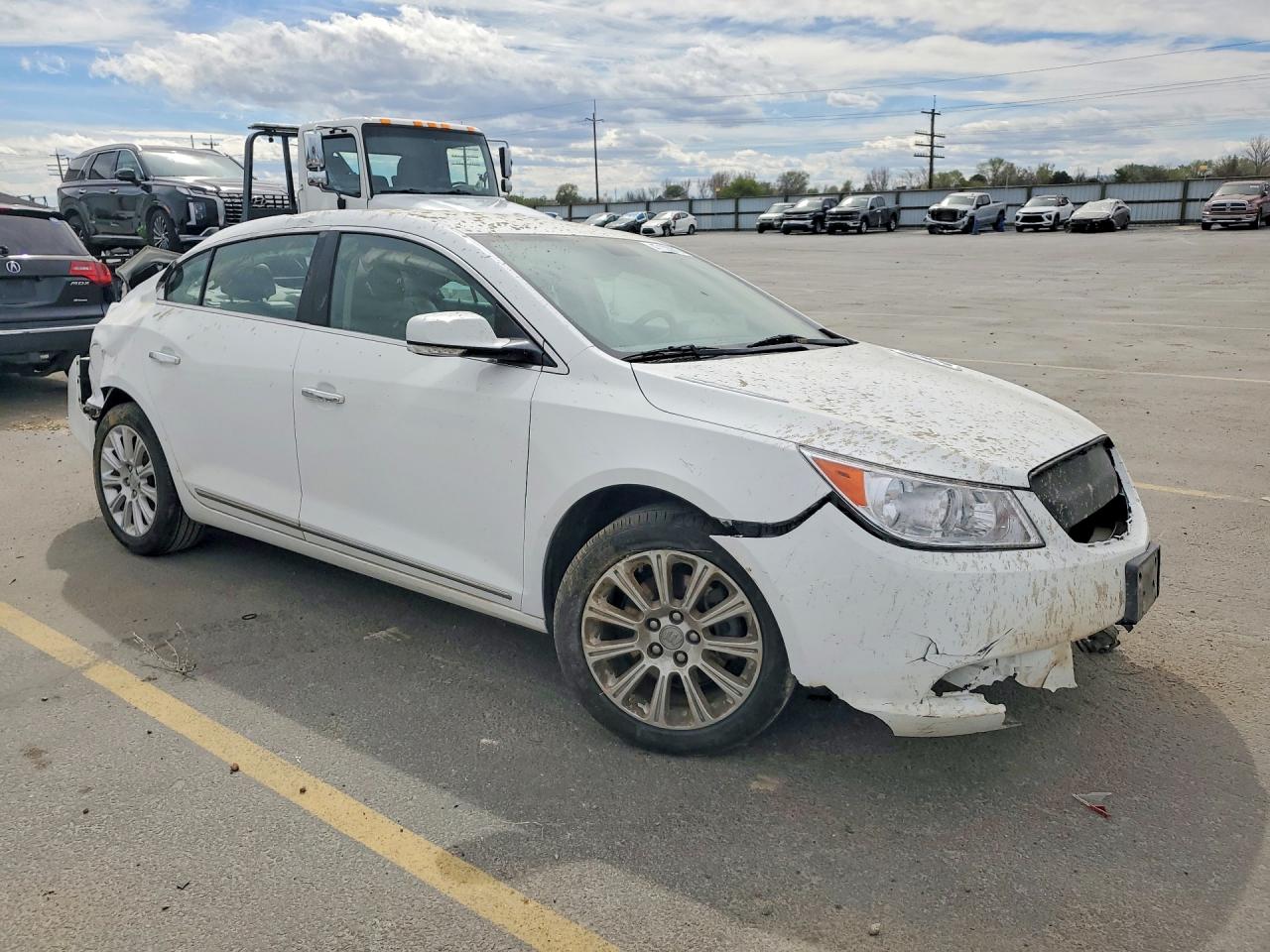 2013 Buick Lacrosse VIN 1G4GC5E38DF233189 photo 4