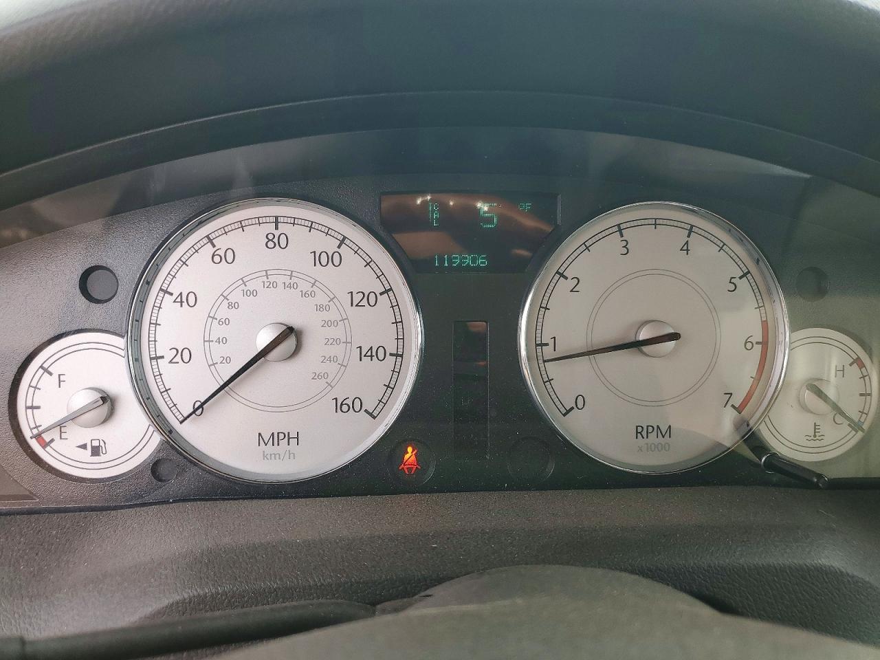 2005 Chrysler 300 VIN 2C3AA63H15H679273 photo 9