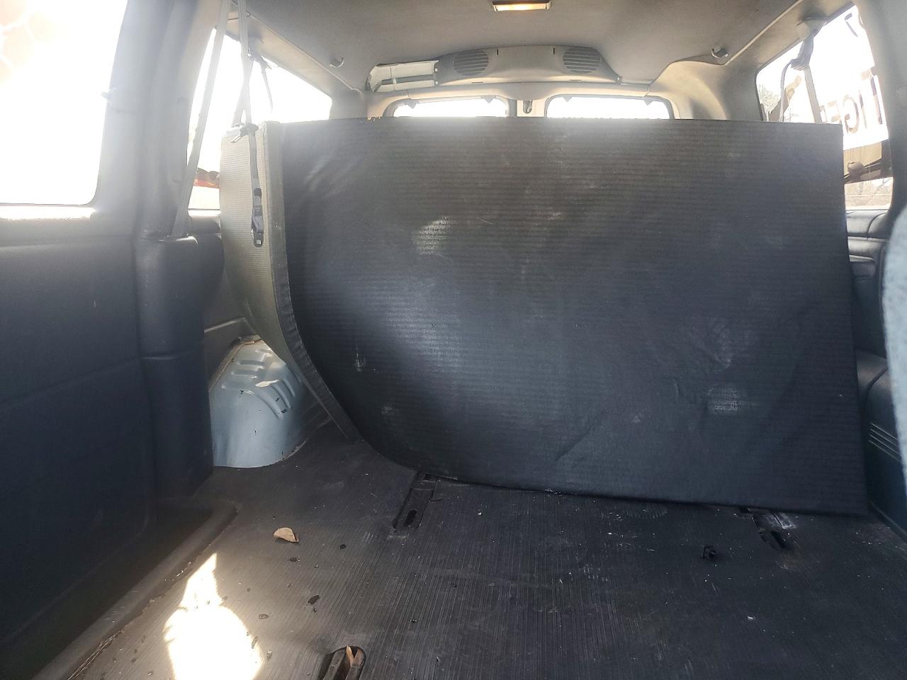 1999 Chevrolet Express VIN 1GAGG25R6X1038245 photo 10
