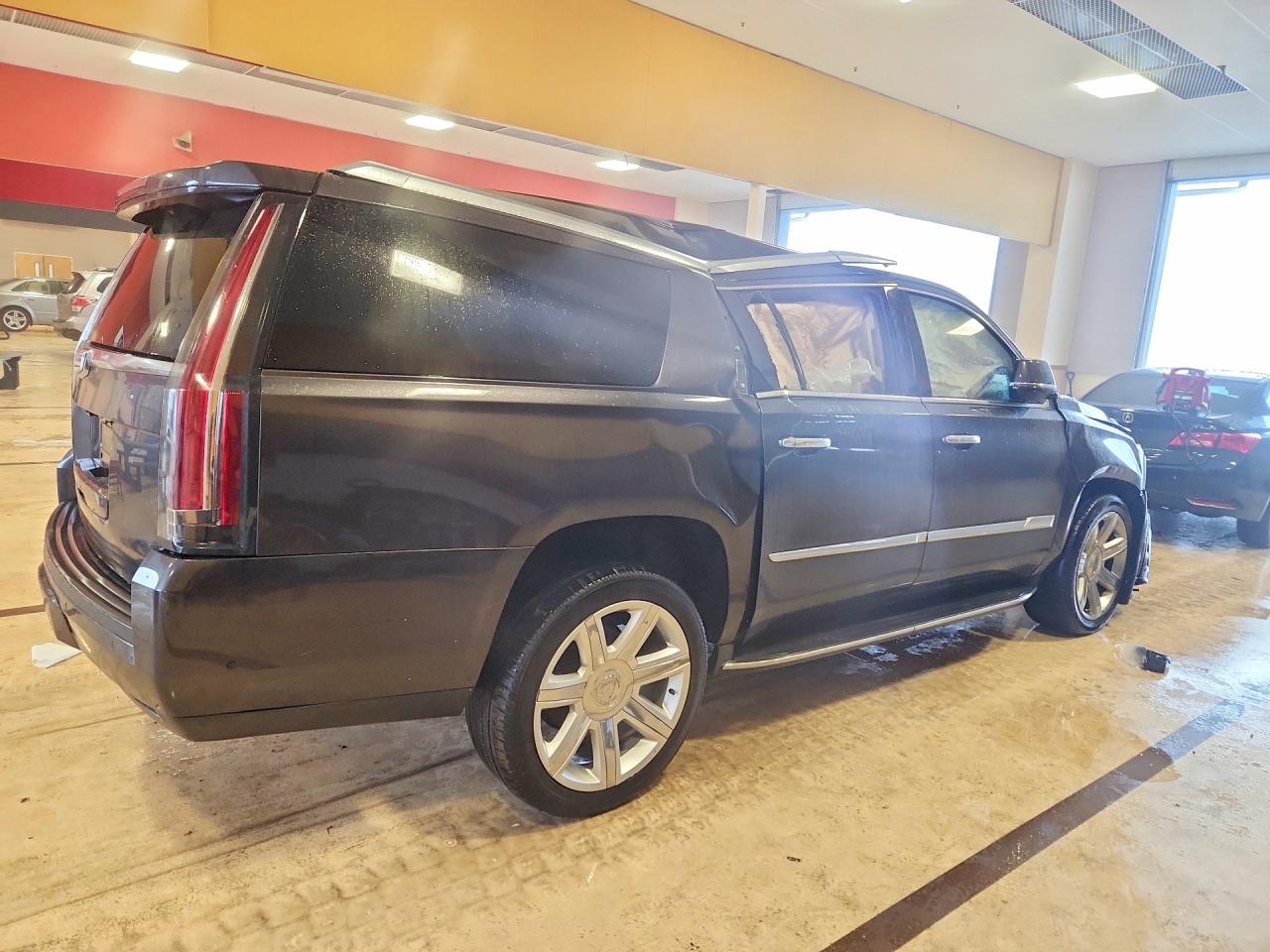 2017 Cadillac Escalade VIN 1GYS4JKJ2HR362194 photo 3