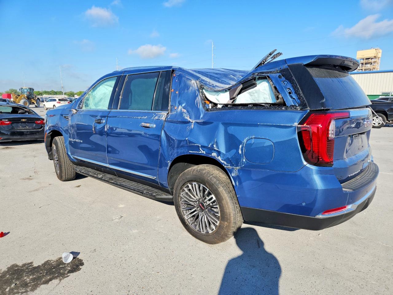 2026 GMC Yukon xl e VIN 1GKS1GK82TR251642 photo 2