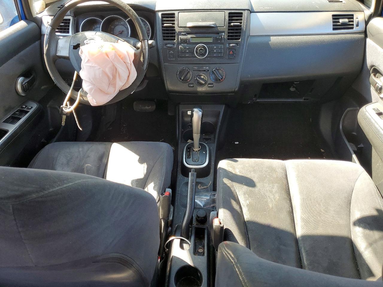 2007 Nissan Versa VIN 3N1BC13E17L412070 photo 8