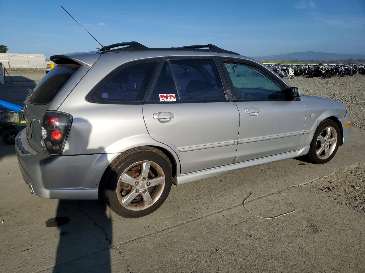 2002 Mazda Protege VIN JM1BJ246321636098 photo 3
