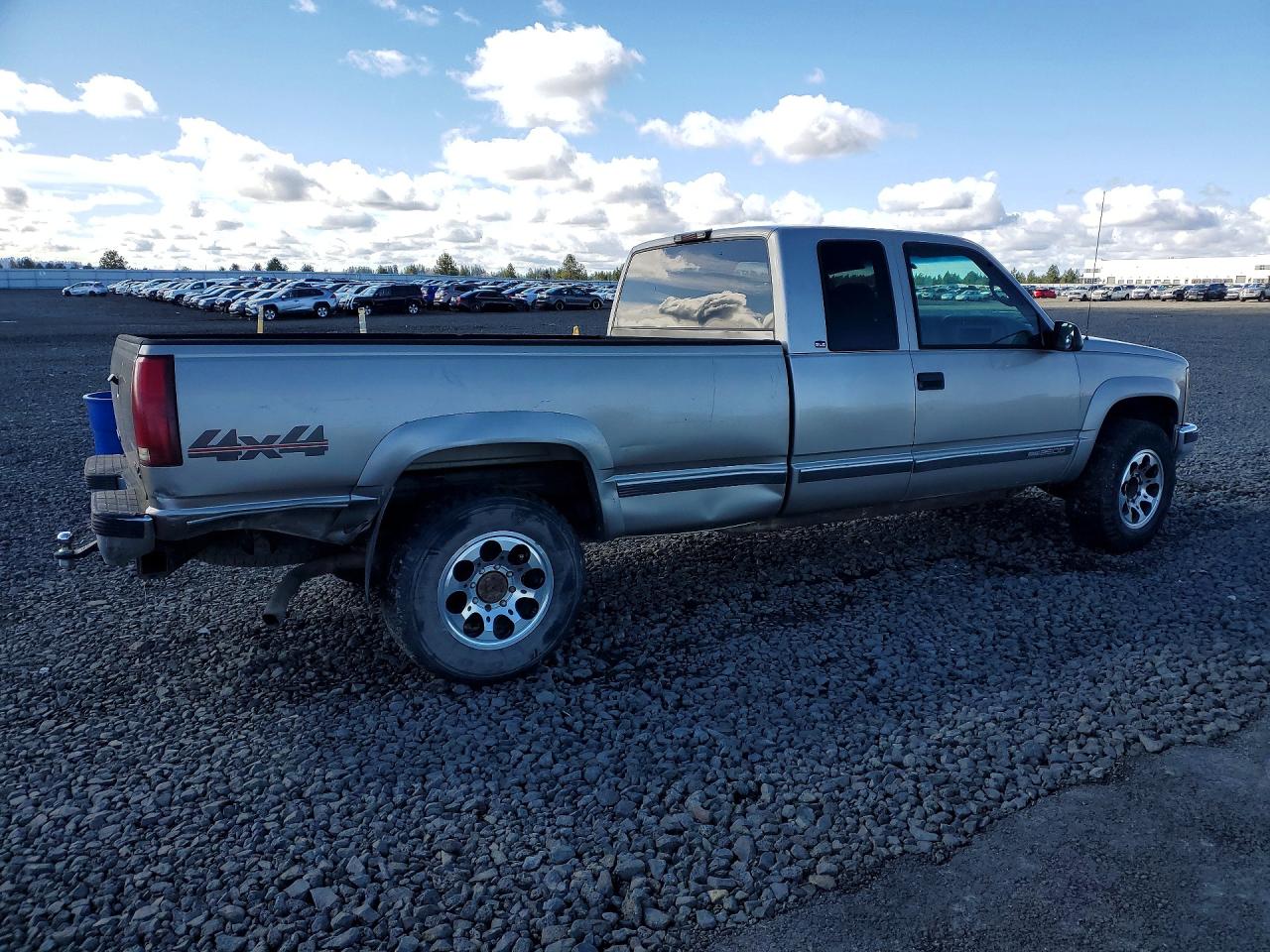 2000 GMC SIERRA VIN 1GTGK29J9YF431154 photo 3