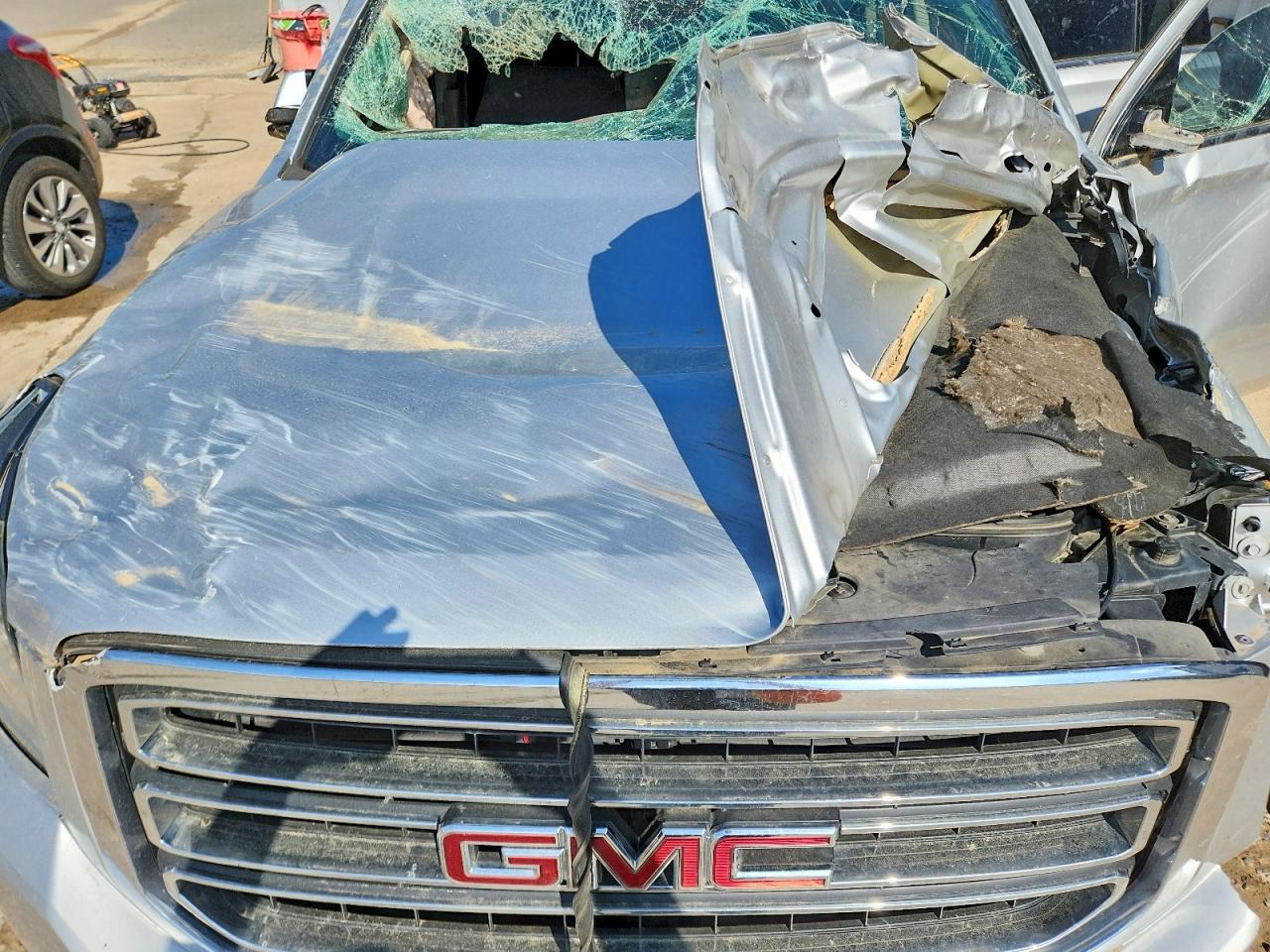 2018 GMC Yukon VIN 1GKS2BKCXJR302466 photo 12