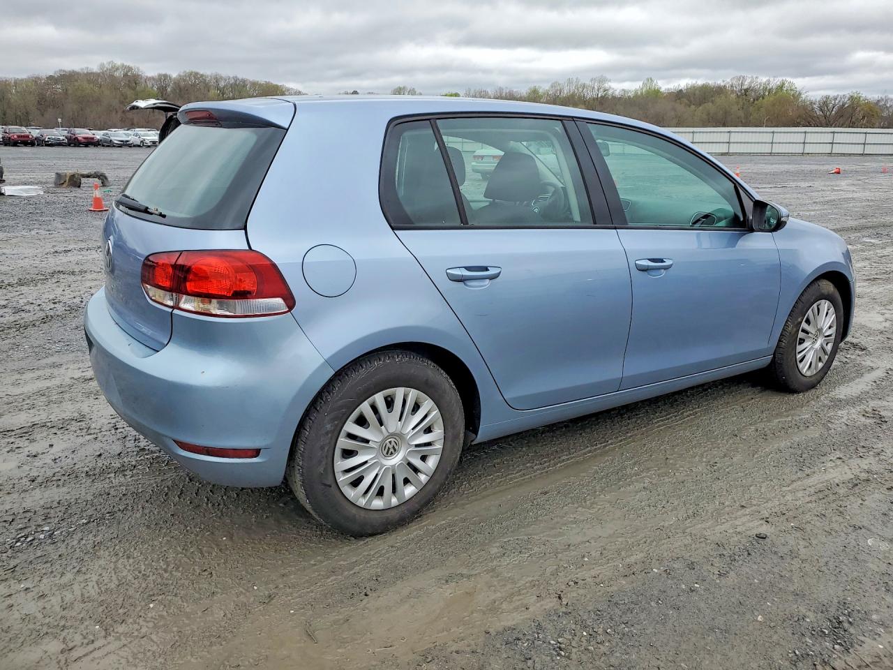 2011 Volkswagen Golf VIN WVWDA7AJ2BW246370 photo 3