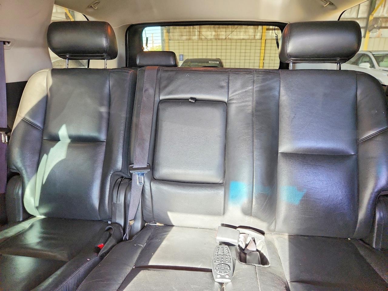 2009 CADI Escalade VIN 1GYFC43509R135191 photo 10