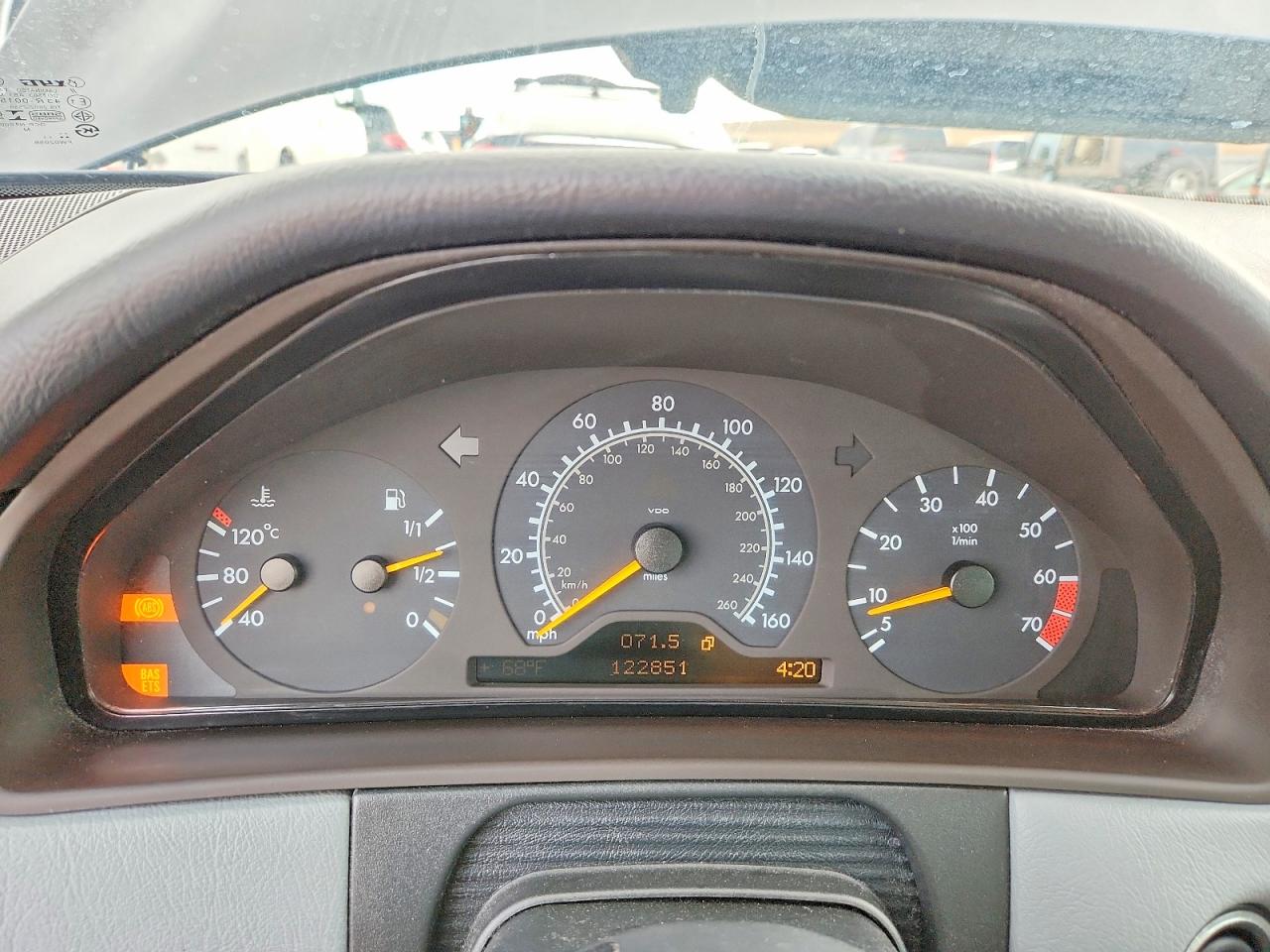 1999 Mercedes-Benz E-class VIN WDBJF82H3XX019971 photo 9