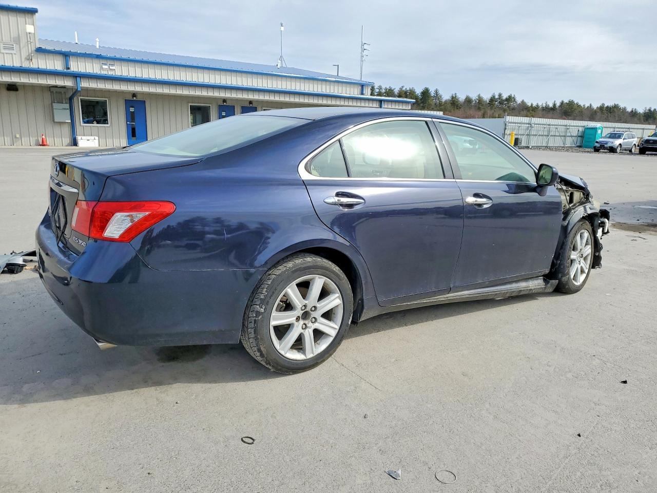 2007 Lexus ES350 VIN JTHBJ46G272140324 photo 3