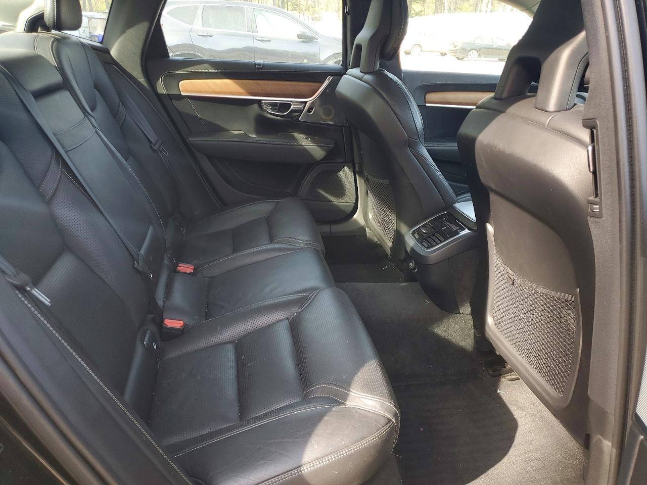 2017 Volvo S90 VIN YV1A22ML5H1004883 photo 10