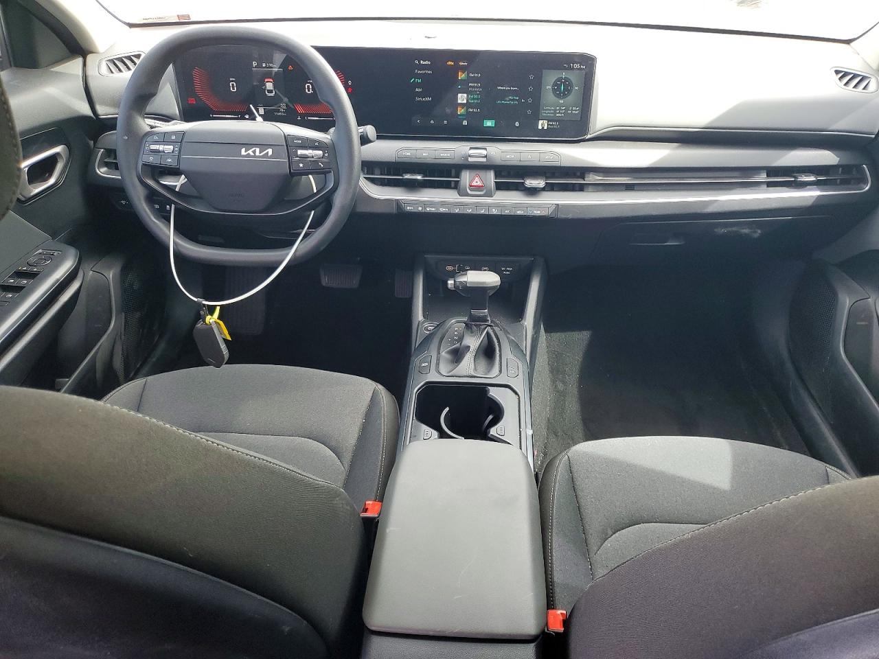 2025 Kia All other VIN 3KPFT4DE8SE145585 photo 8