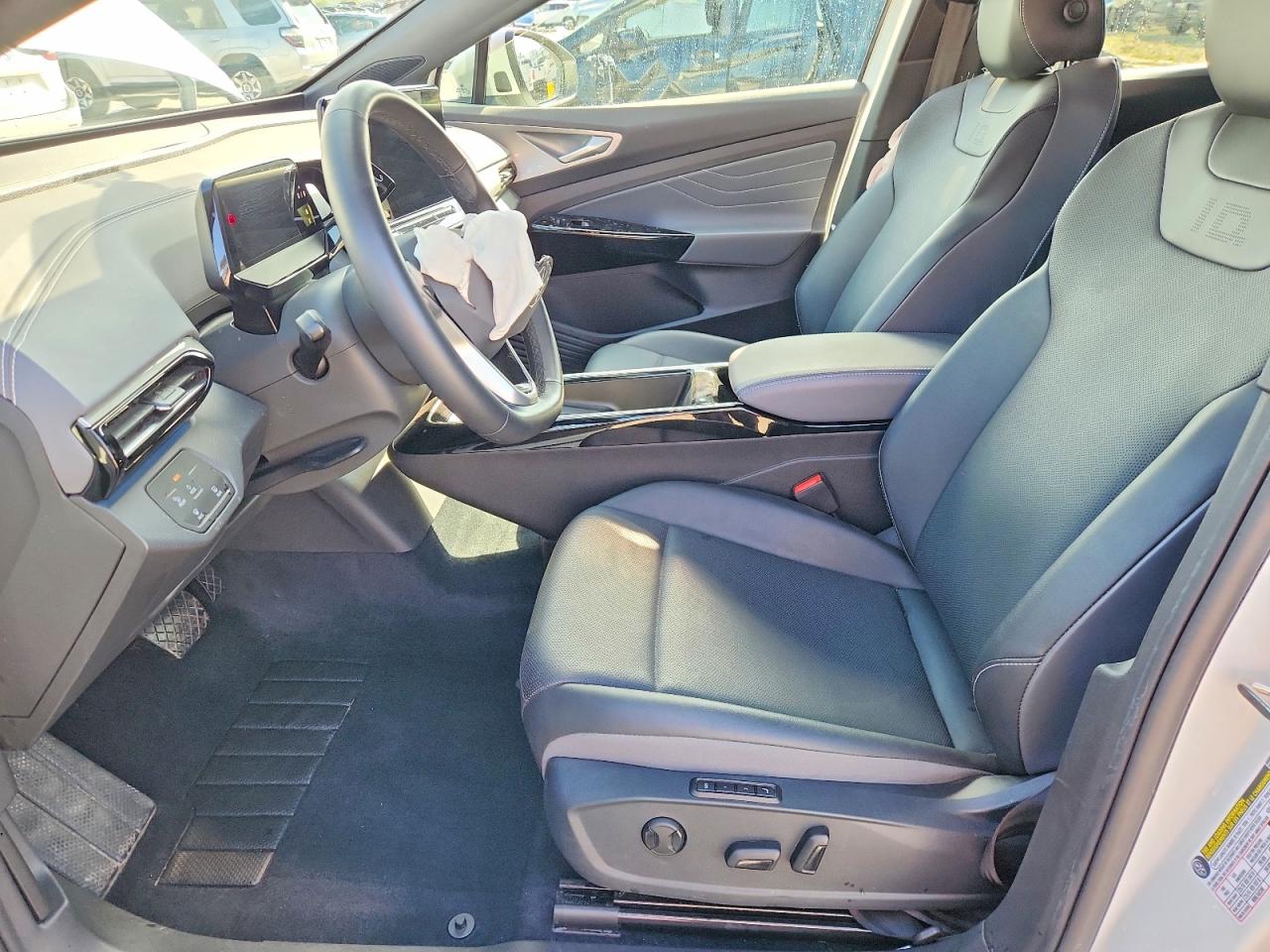 2023 Volkswagen All other VIN 1V2VMPE82PC037950 photo 7