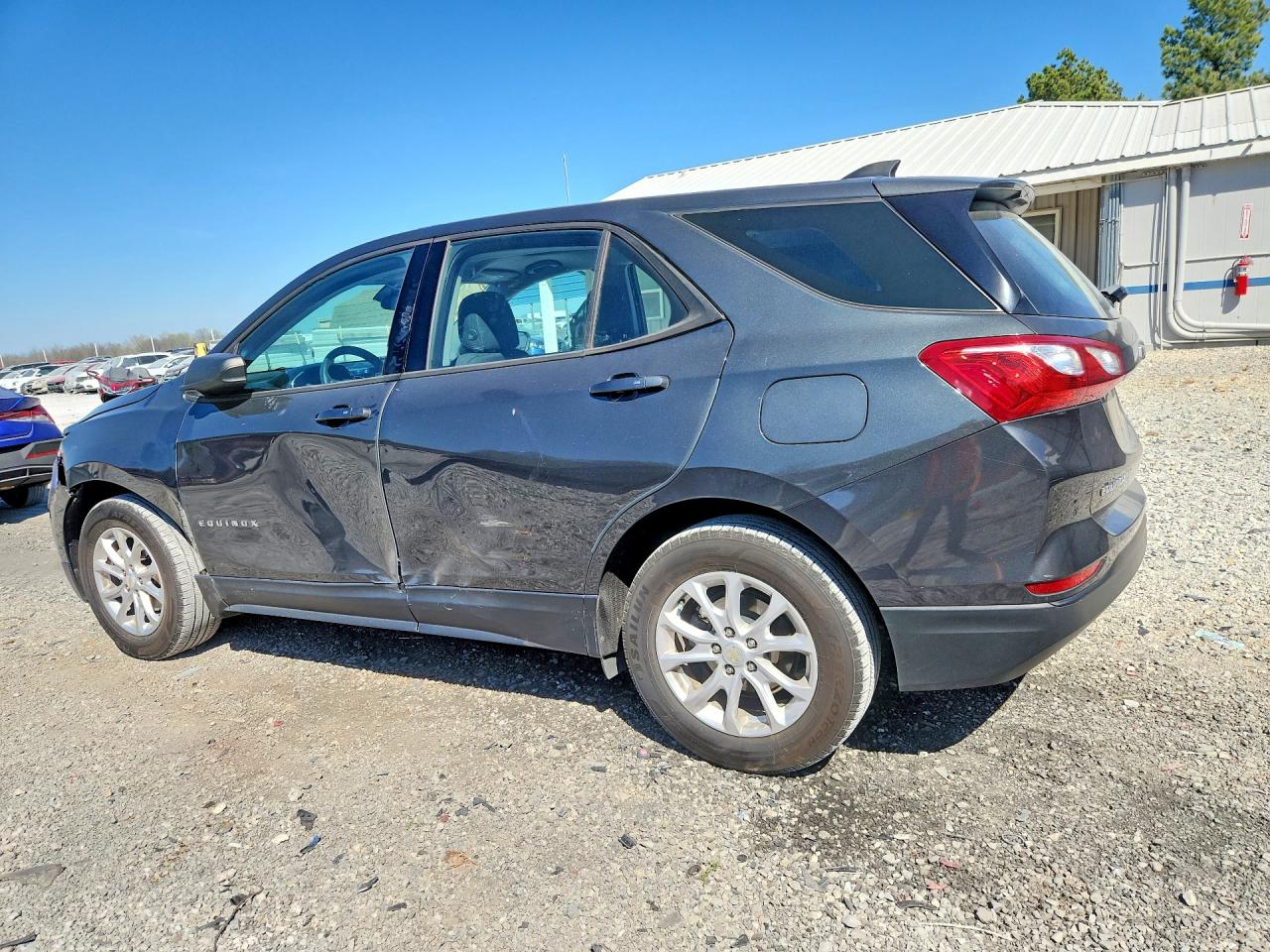 2019 Chev Equinox VIN 3GNAXSEV1KS516418 photo 2