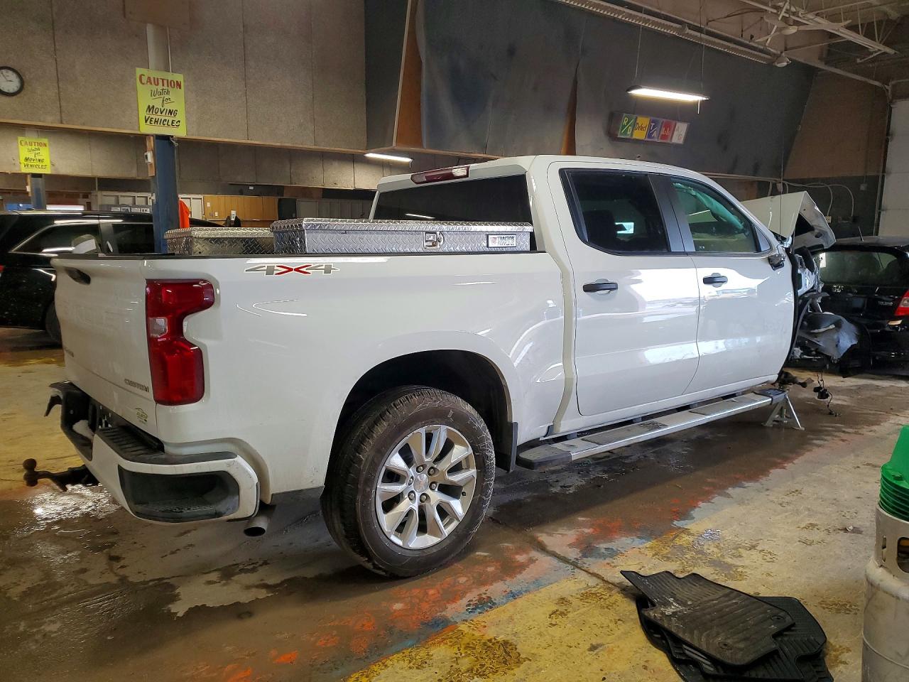 2024 Chevrolet Silverado VIN 1GCPDBEK0RZ260190 photo 3