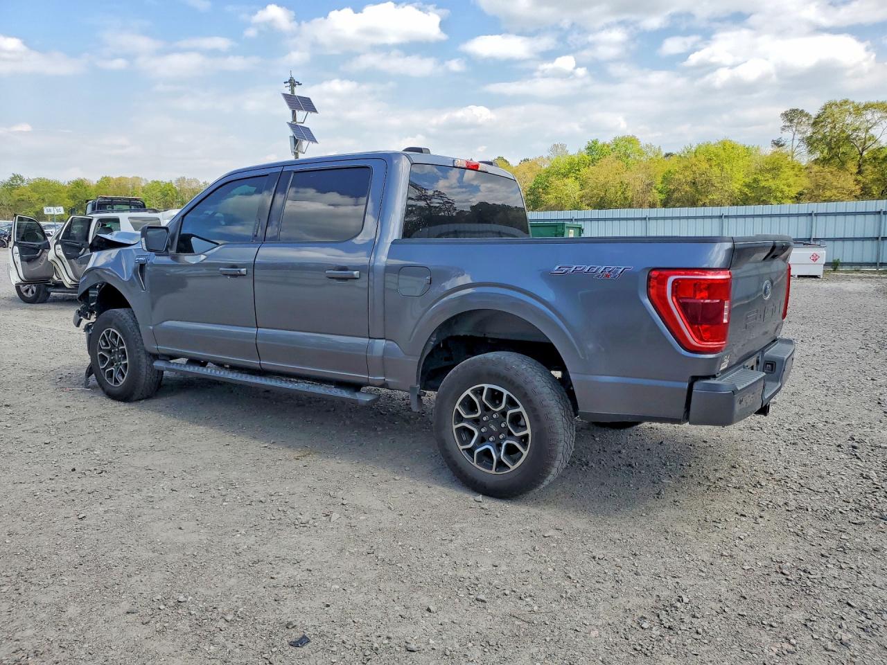 2021 Ford F150 VIN 1FTFW1E57MFC17924 photo 2