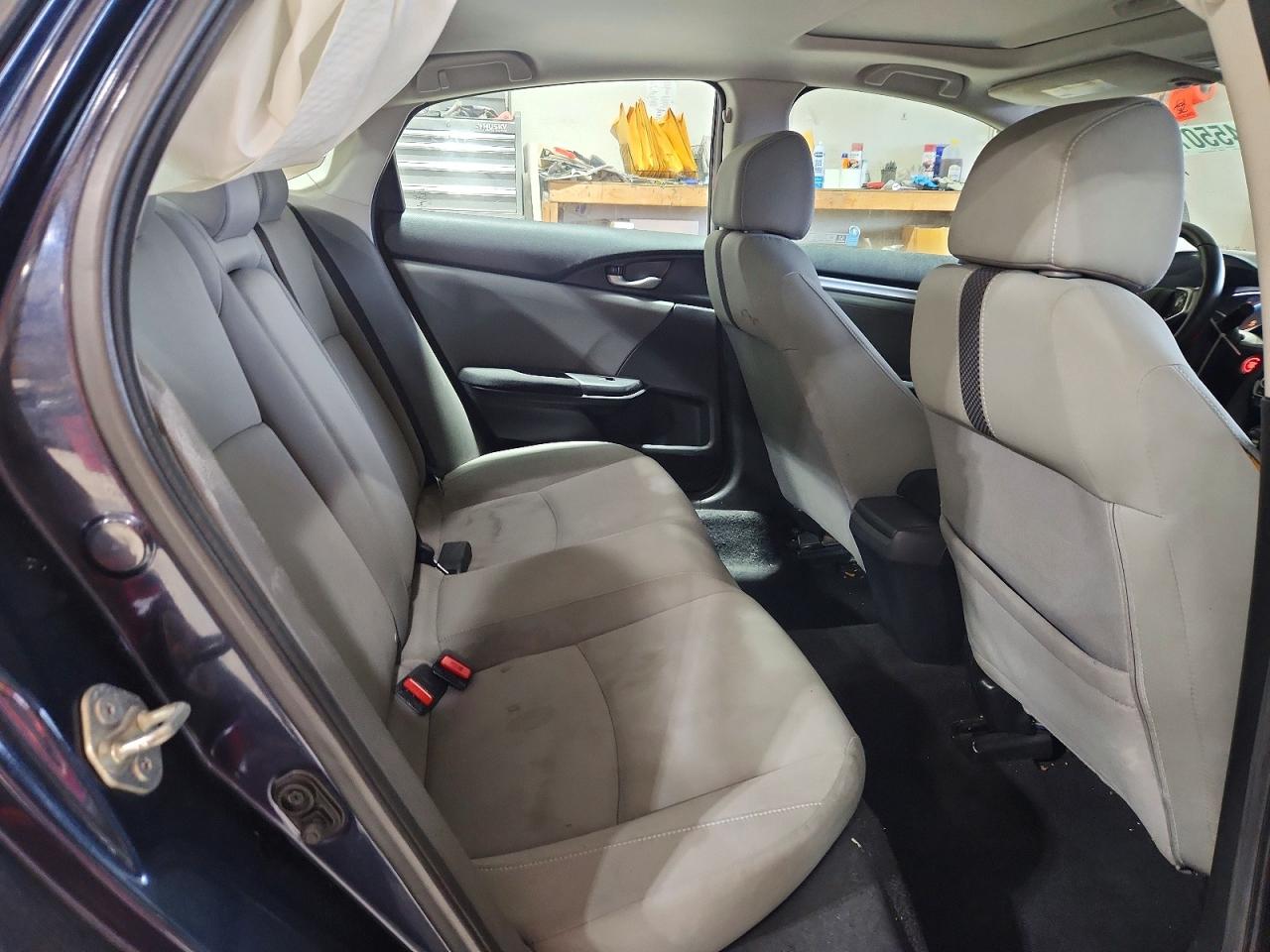 2019 Honda Civic VIN 19XFC1F30KE200847 photo 10