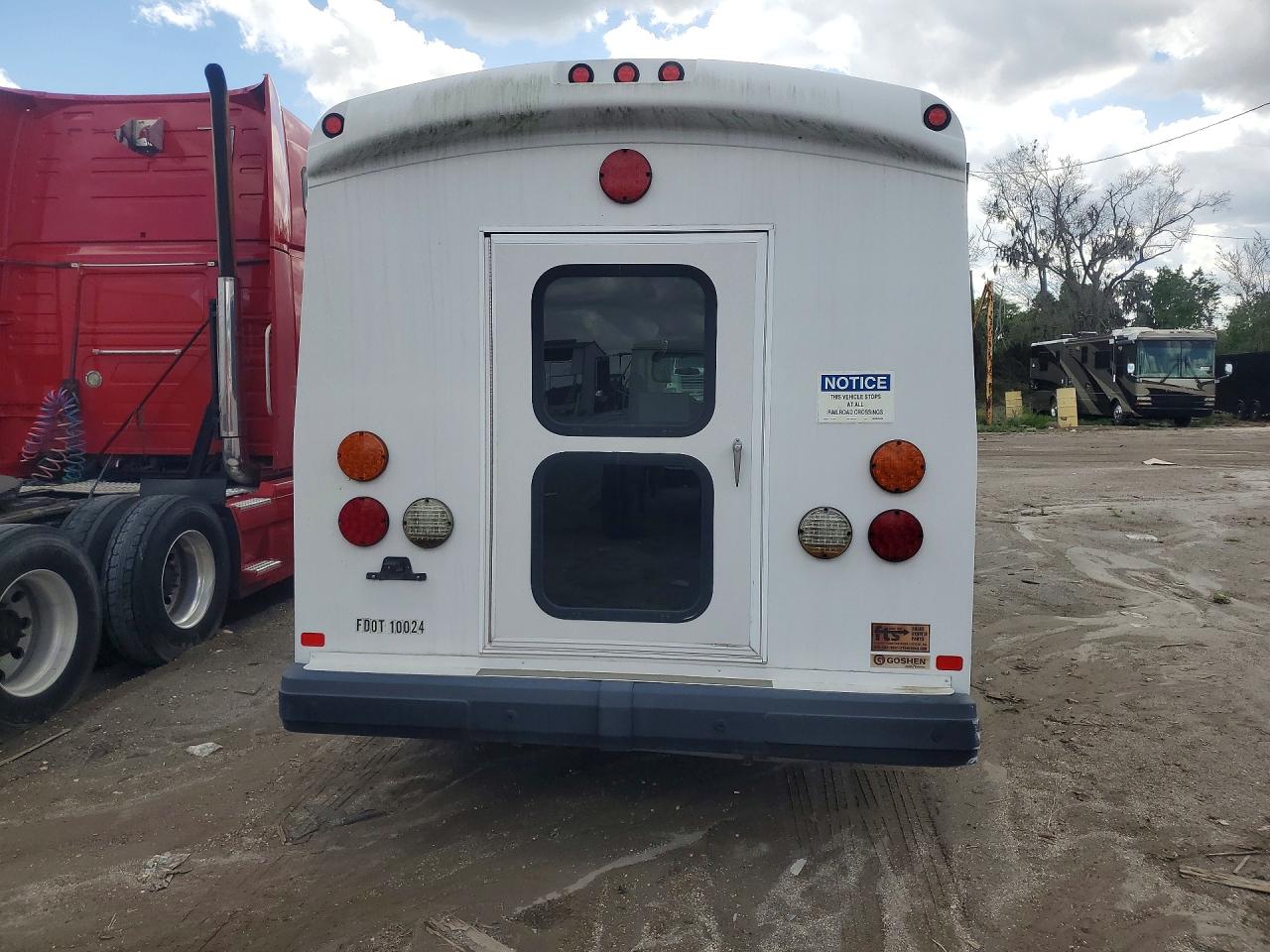 2019 Ford Econoline VIN 1FDFE4FS0KDC03215 photo 6