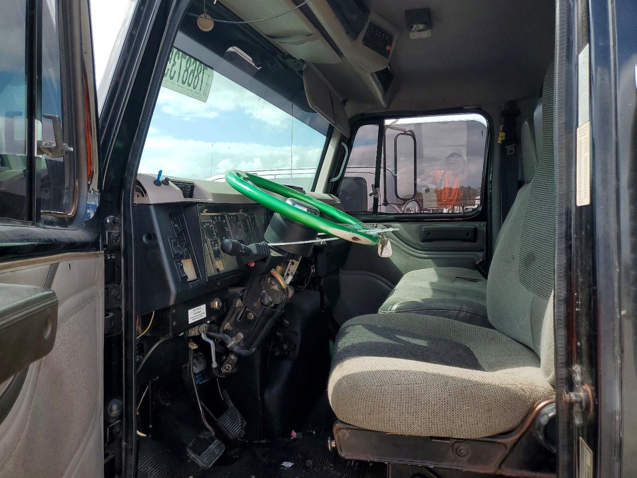 1999 International 4000 serie VIN 1HTSCAAM5XH206758 photo 7