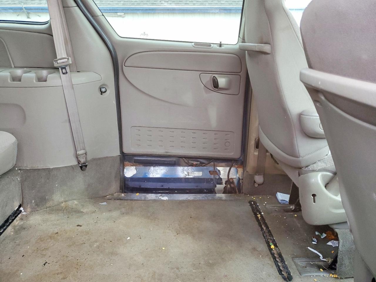 2003 Dodge Caravan VIN 2D4GP44R33R381673 photo 11