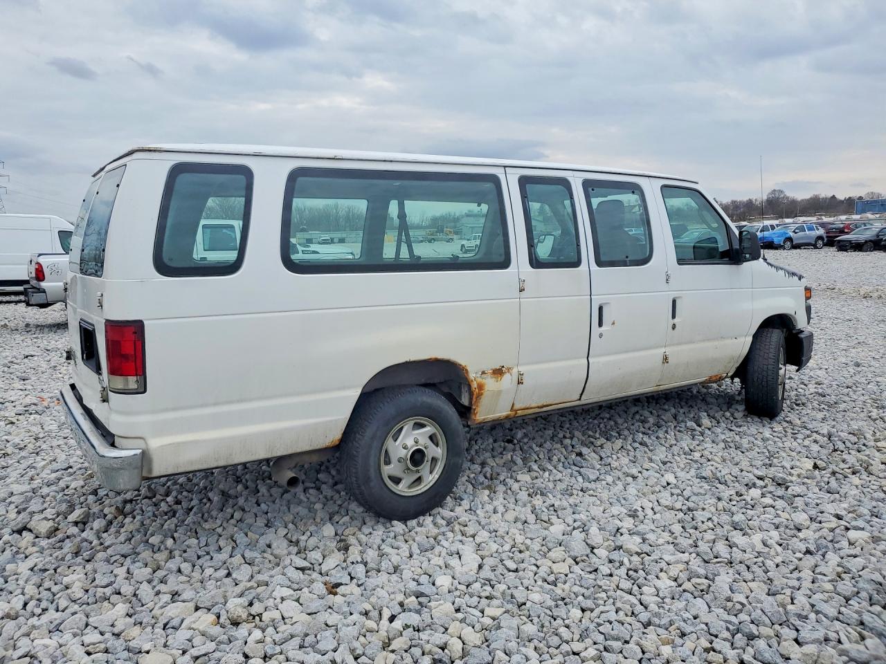 2010 Ford Econoline VIN 1FBSS3BL5ADA70118 photo 3