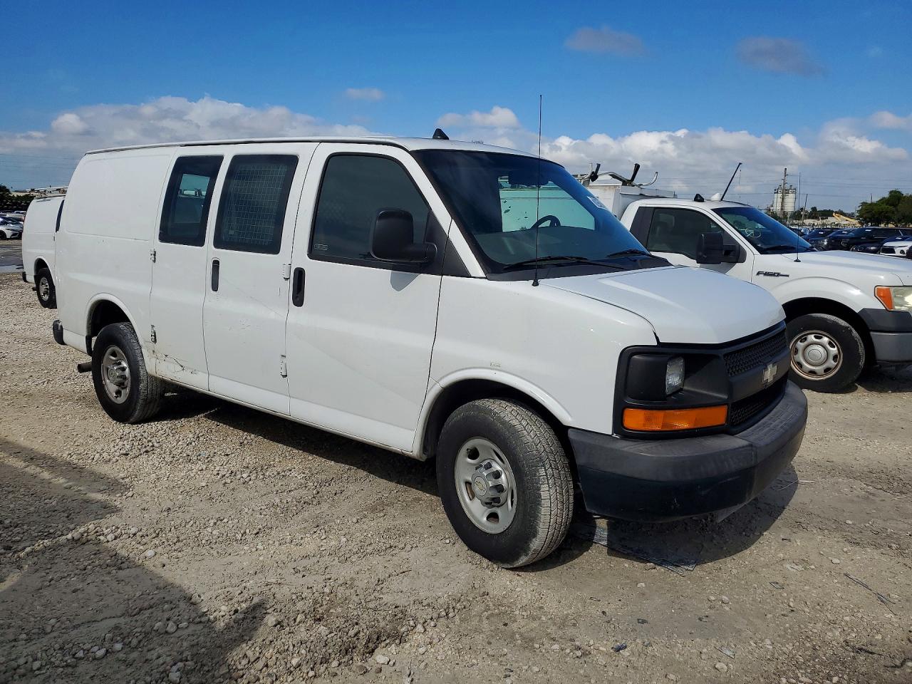 2013 CHEV Express VIN 1GCWGFCA1D1904307 photo 4