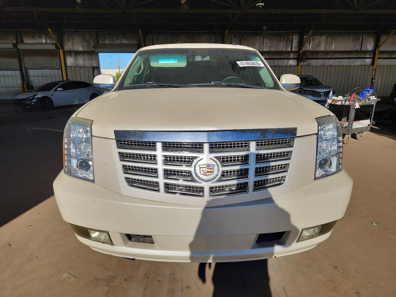 2009 CADI Escalade VIN 1GYFC43509R135191 photo 5