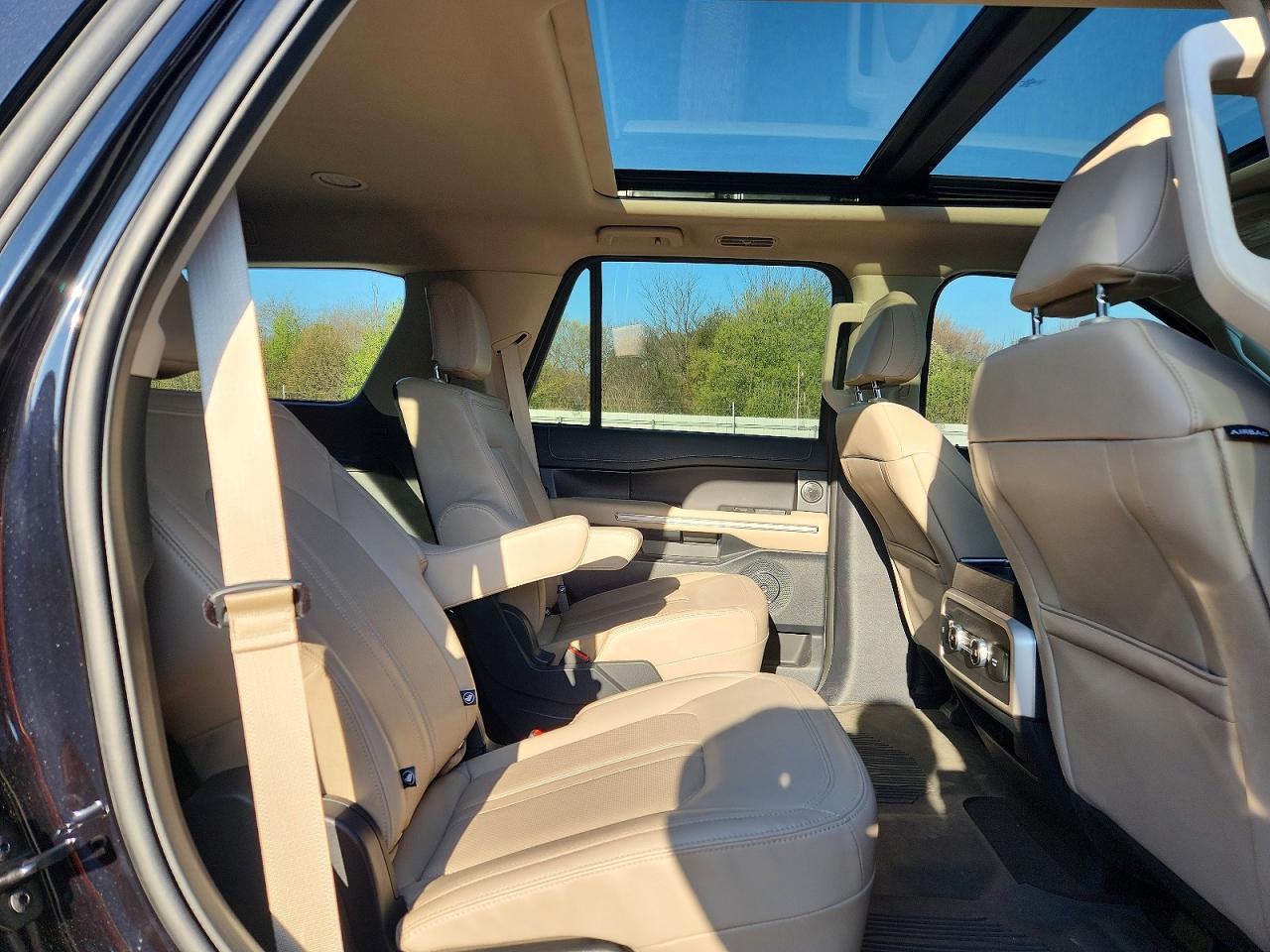 2024 Ford Expedition VIN 1FMJU1K81REA97903 photo 11
