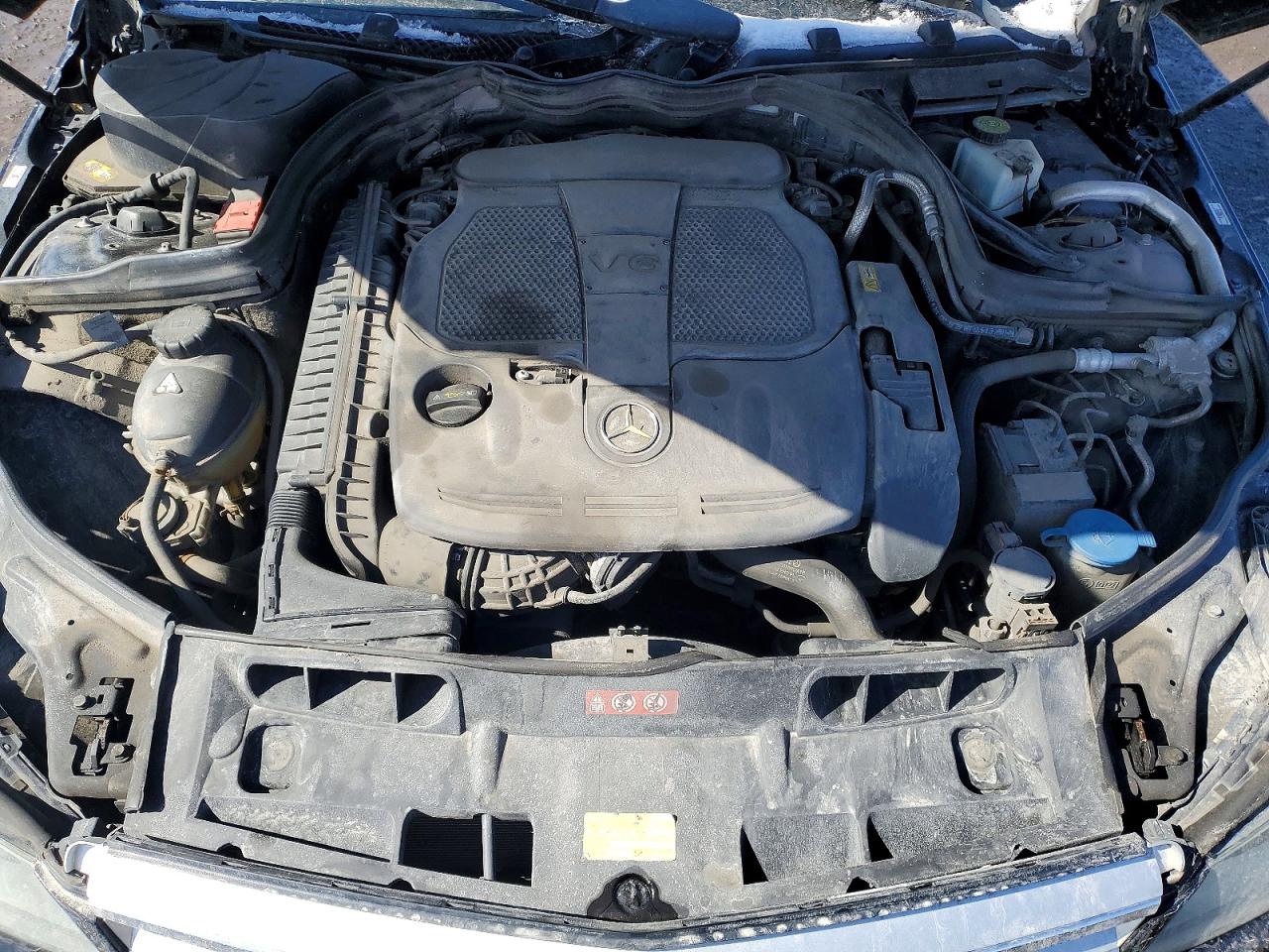 2013 Mercedes-Benz C class VIN WDDGF8AB6DA769216 photo 11