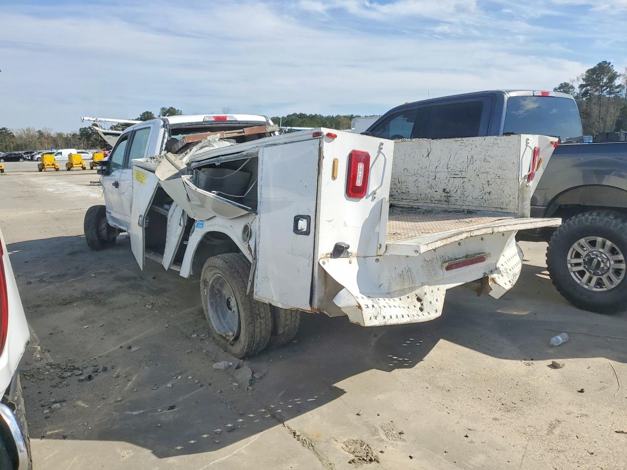 2018 Ford F550 VIN 1FD0W5GT4JEC70781 photo 2