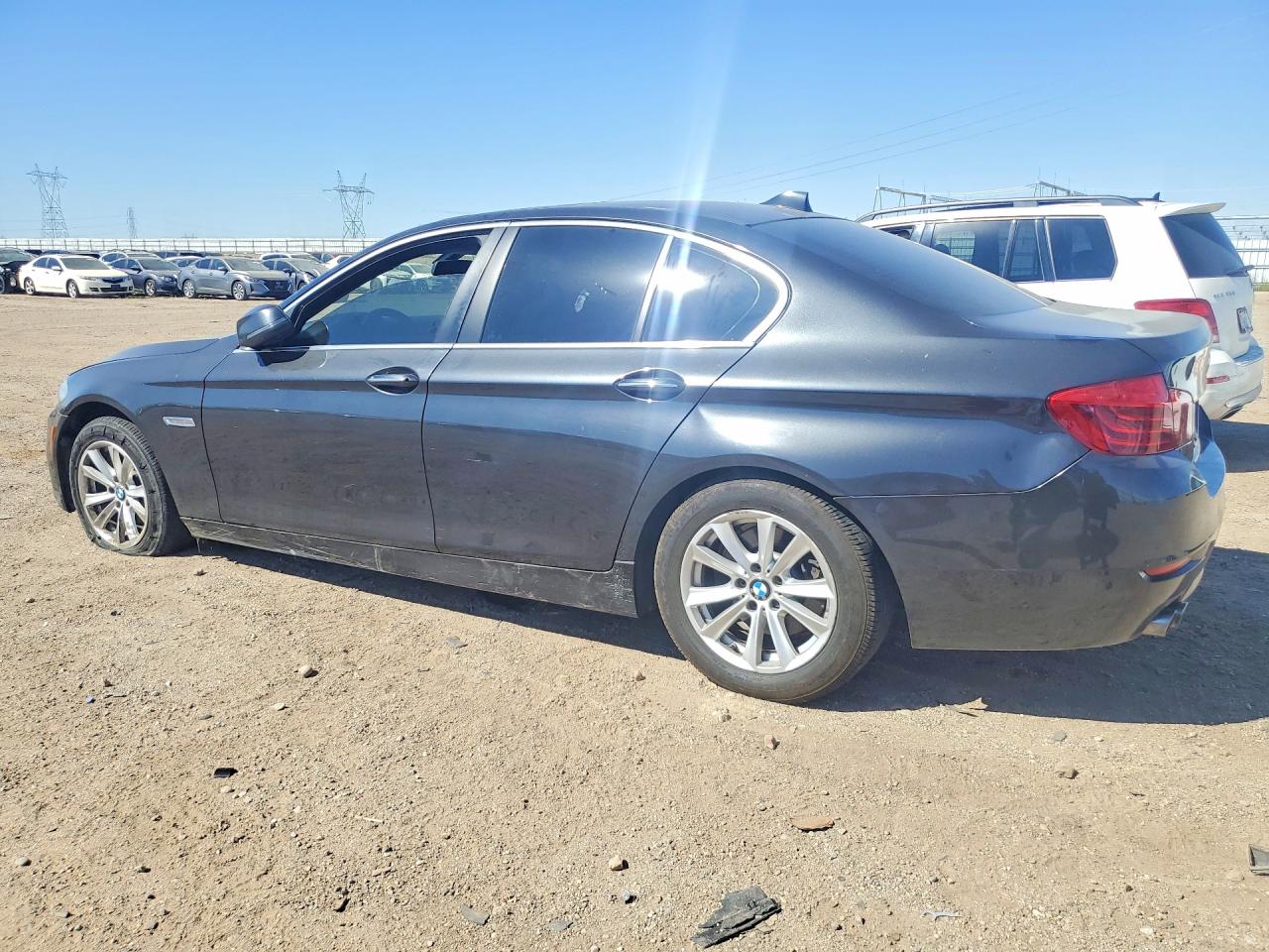 2015 BMW 5 series VIN WBA5A5C57FD523277 photo 2