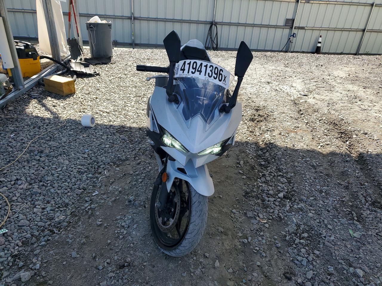 2025 Kawasaki Ex VIN ML5EXGH1XSDA50064 photo 2