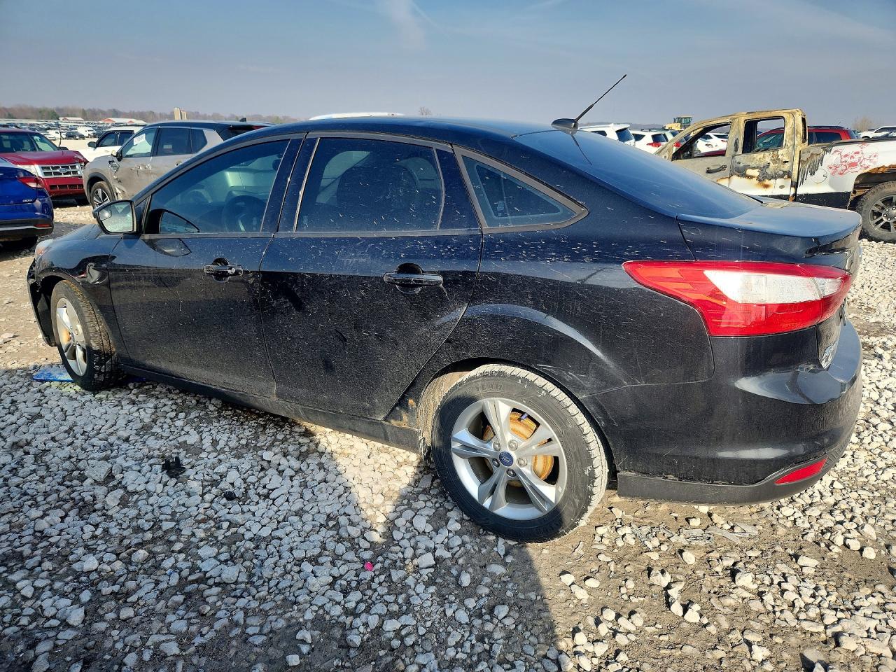 2013 Ford Focus VIN 1FADP3F25DL312378 photo 2