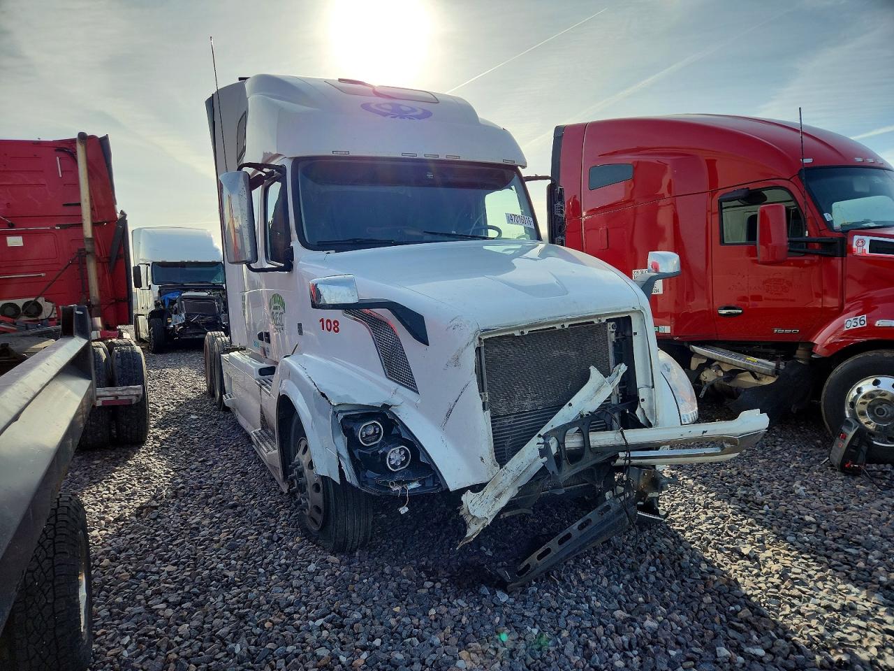 2016 VOLVO Vn VIN 4V4NC9EJ2GN945777 photo 1