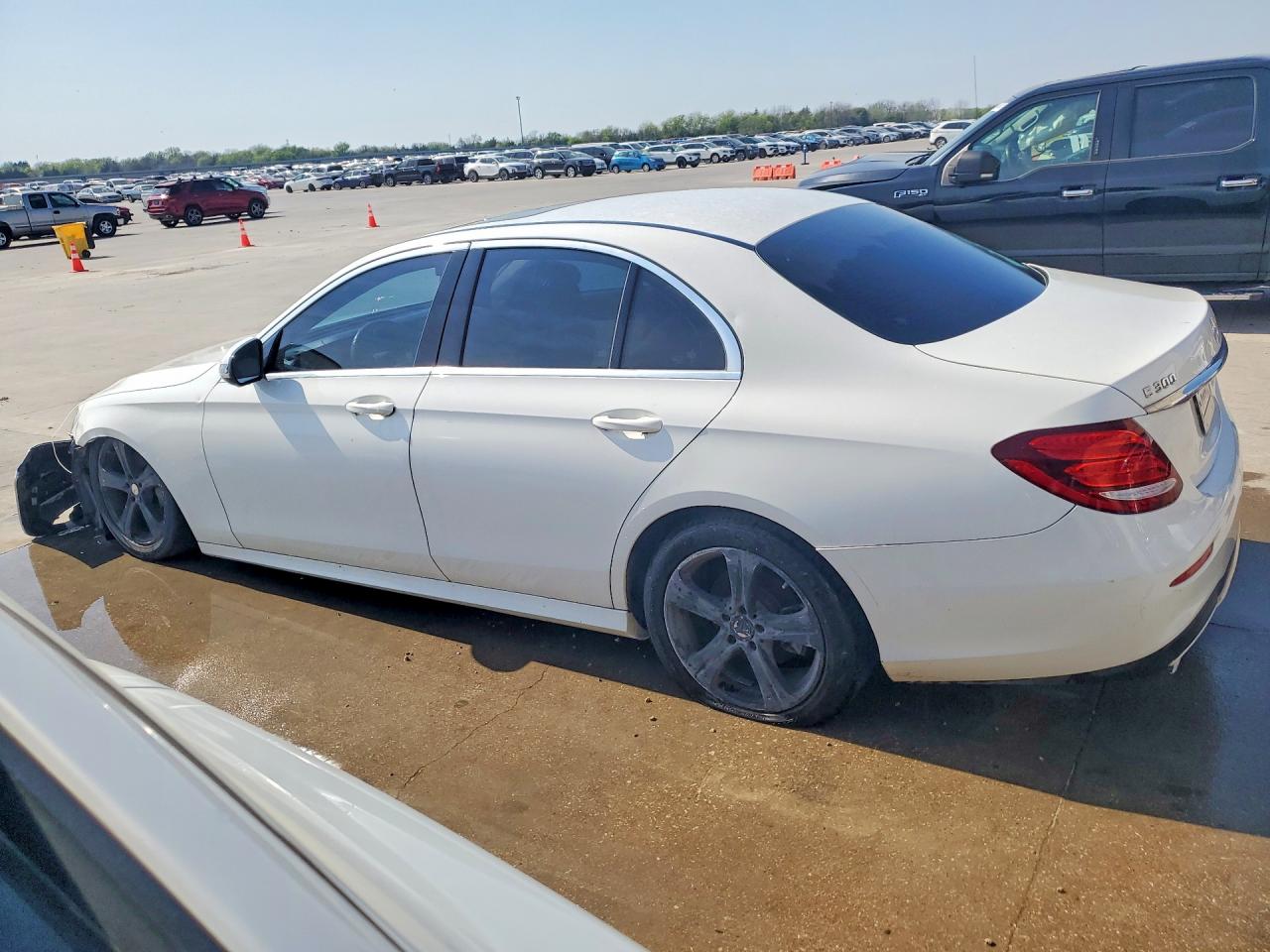 2017 Mercedes-Benz E-class VIN WDDZF4JB7HA125165 photo 2