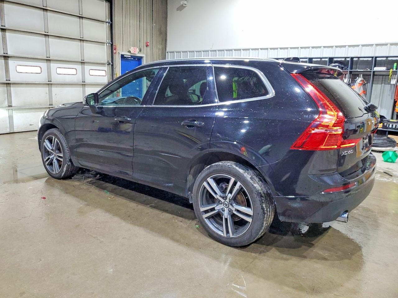 2019 VOLVO Xc60 VIN LYV102RK4KB215634 photo 2