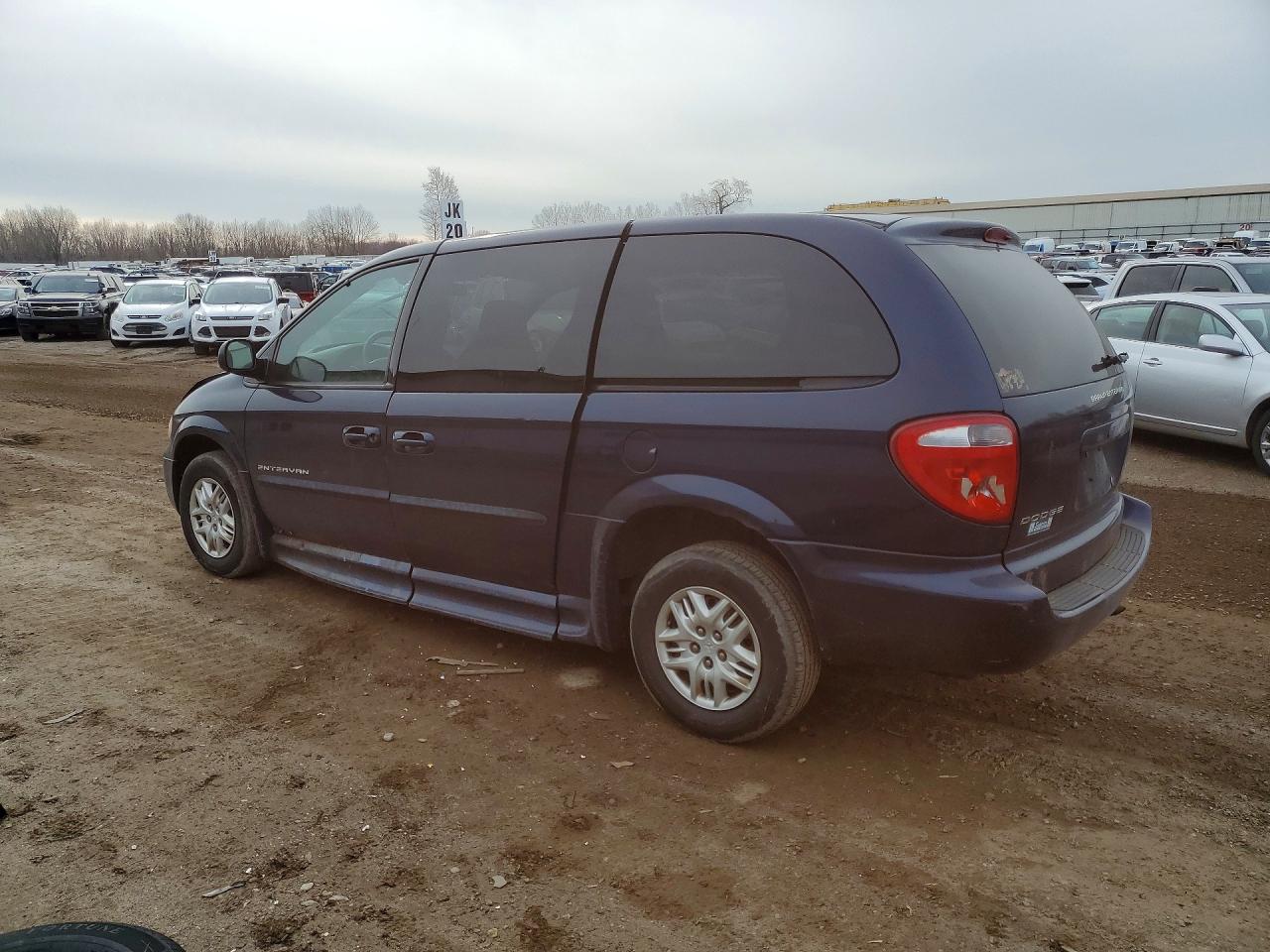 2003 Dodge Caravan VIN 2D4GP44R33R381673 photo 2