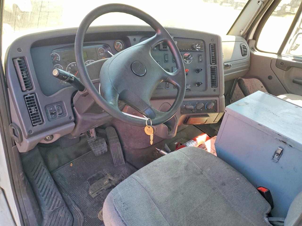 2019 FREIGHTLINER All other VIN 1FUBC4FT9KHLH9243 photo 8