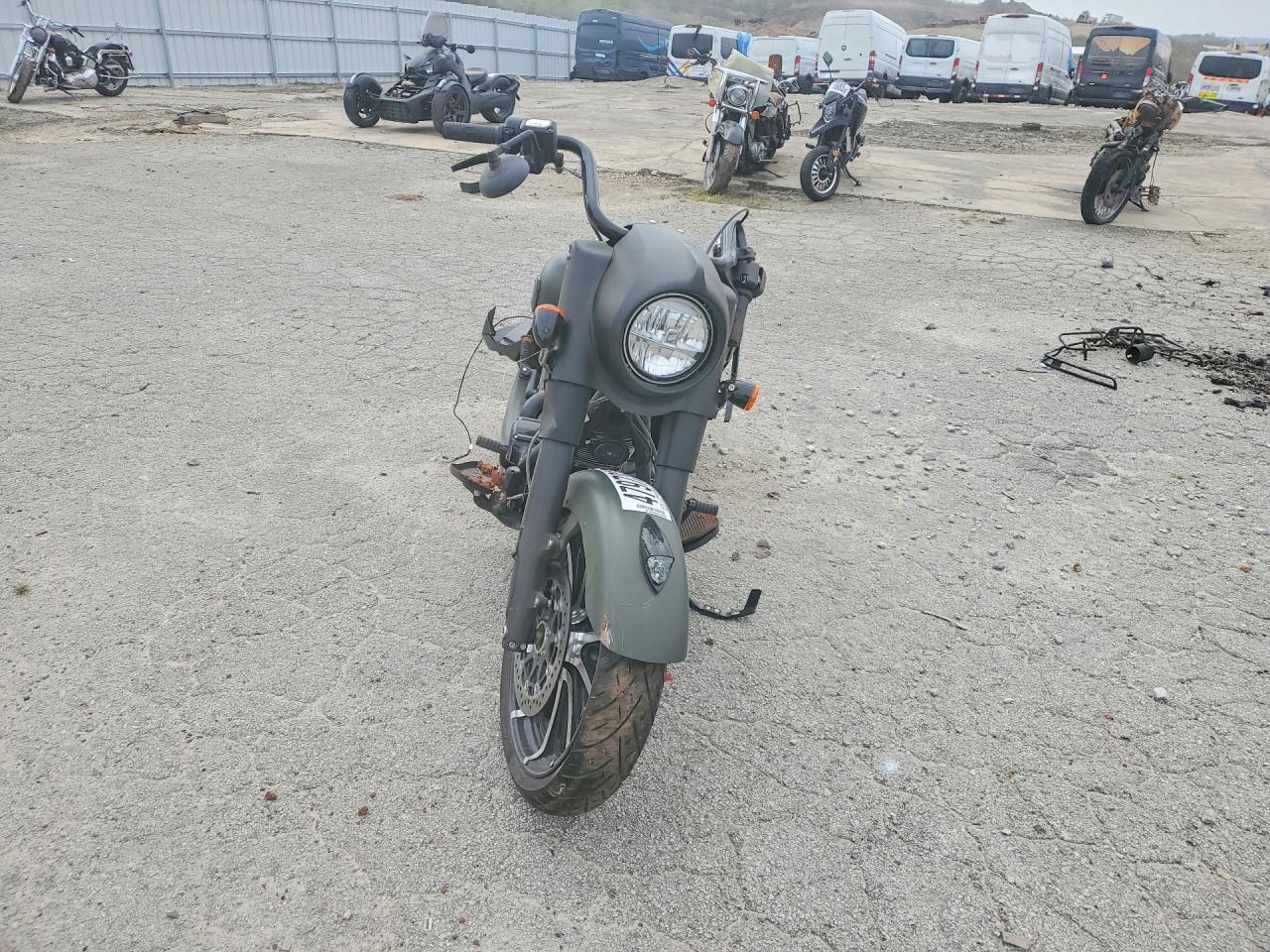 2024 INDIAN Motorcycle VIN 56KTJDBB8R3424077 photo 2
