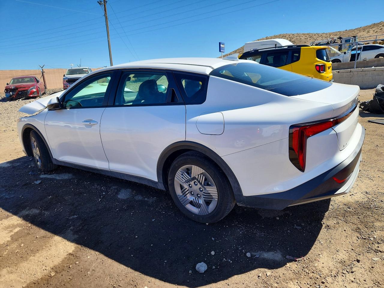 2025 Kia All other VIN 3KPFT4DE1SE200538 photo 2