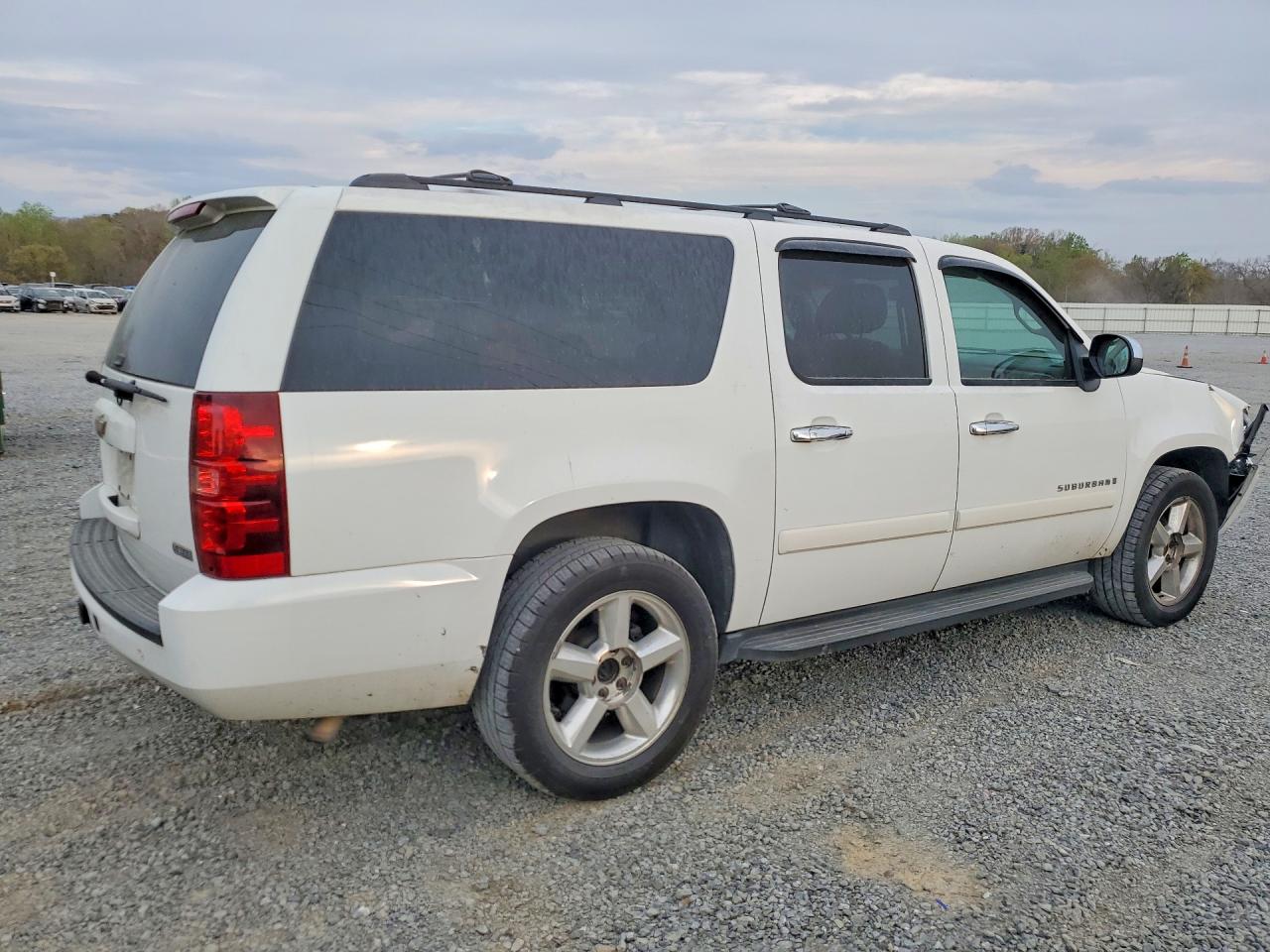 2008 CHEV Suburban VIN 3GNFK16388G197672 photo 3