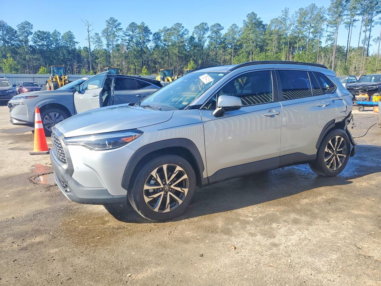 2023 Toyota All other VIN 7MUDAAAGXPV055665 photo 1