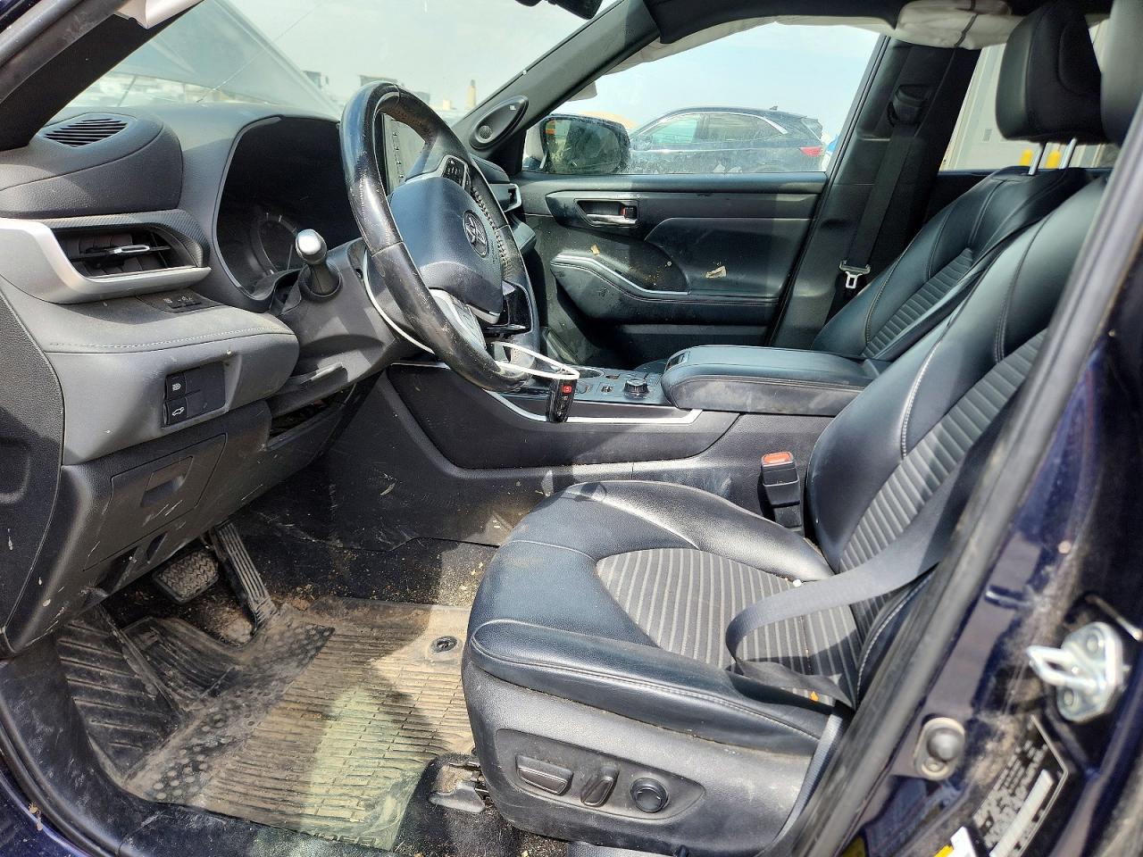2022 Toyota Highlander VIN 5TDJZRBH8NS199921 photo 7