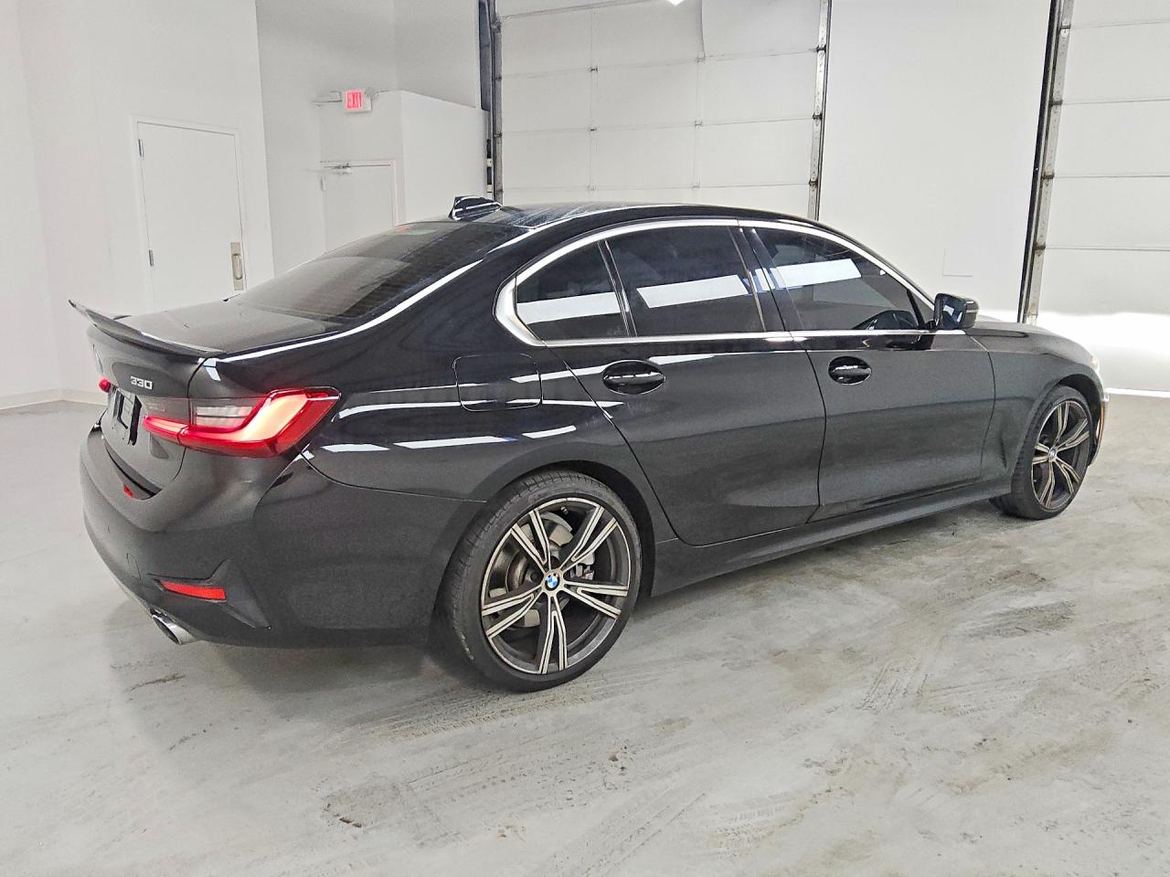 2019 BMW 3 series VIN WBA5R7C59KFH15581 photo 3