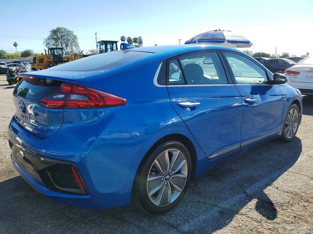 2017 Ioniq VIN KMHC05LC3HU030268 photo 3