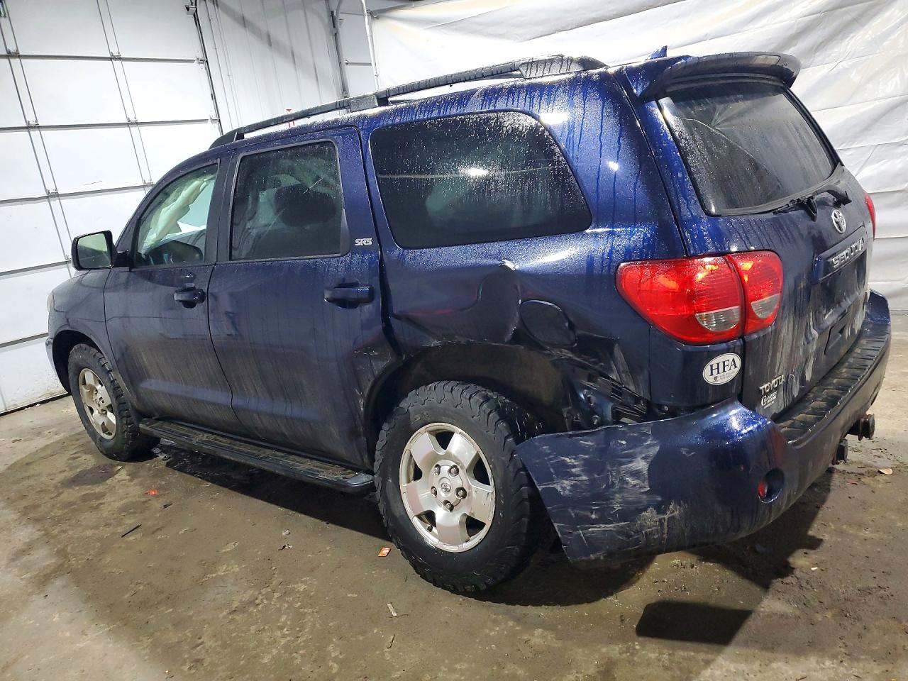 2010 Toyota Sequoia VIN 5TDBY5G17AS026980 photo 2